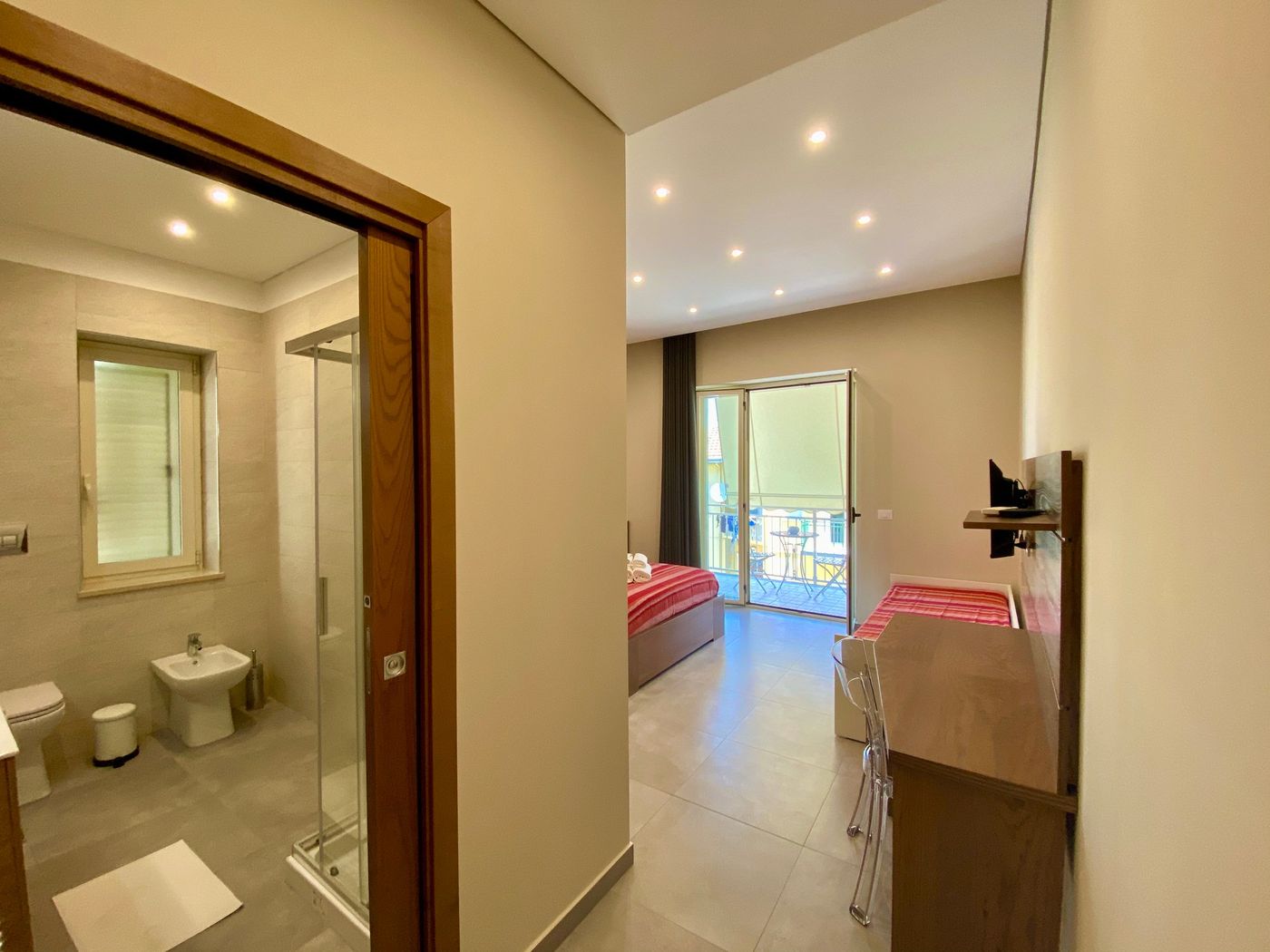 La Stanza 4 con il bagno privato attiguo